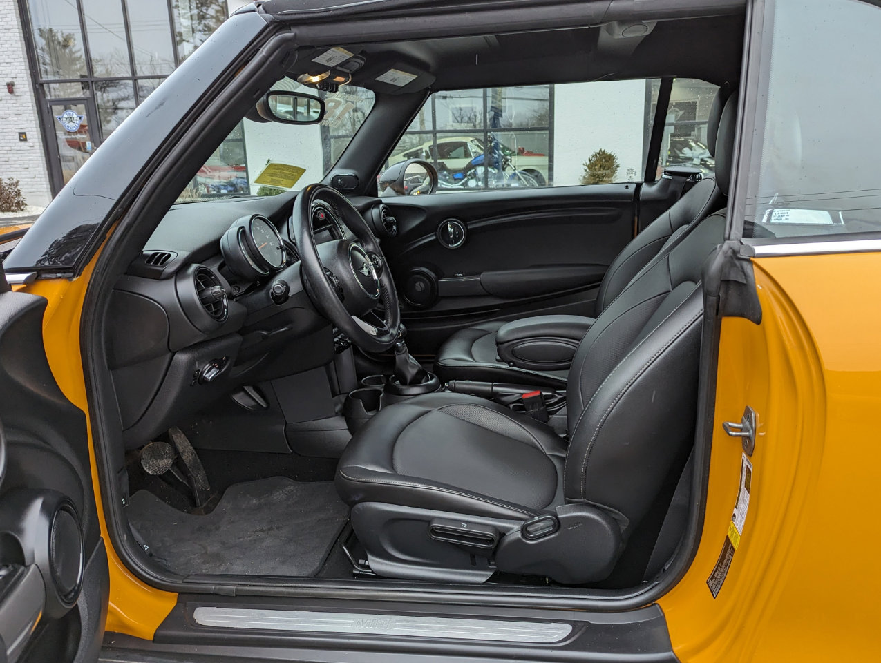 Used 2018 MINI Cooper Convertible image 12