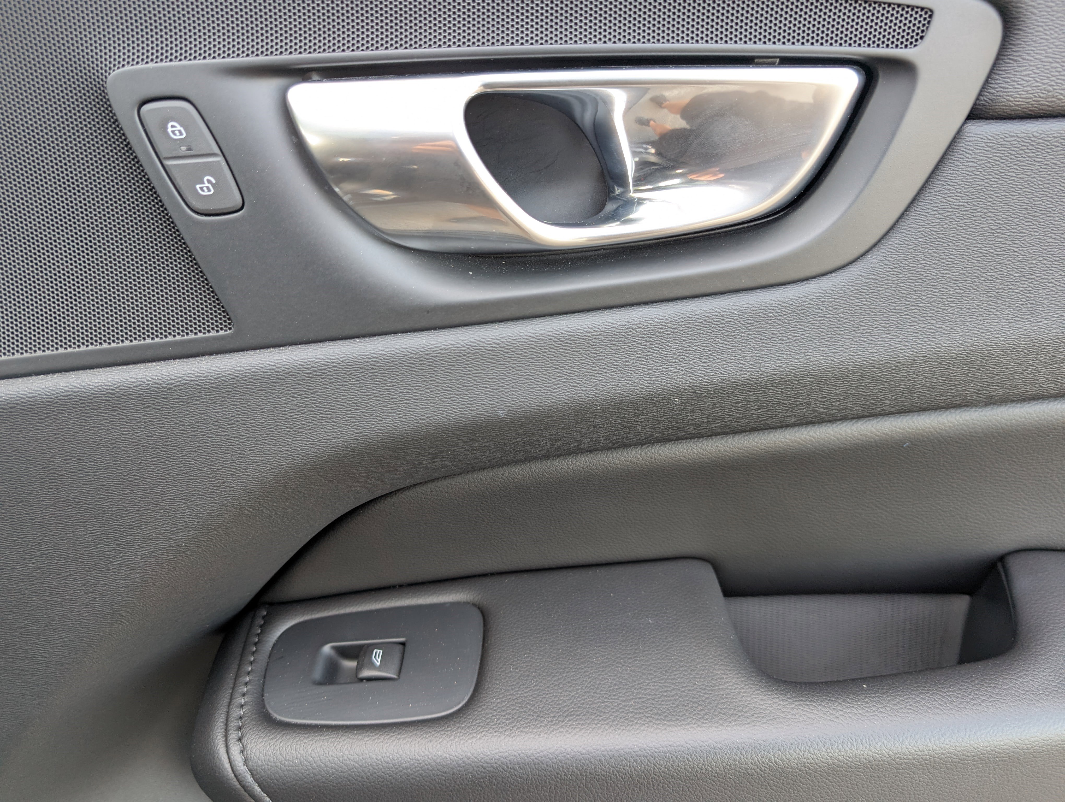 Used 2023 Volvo XC60 T8 Core image 22
