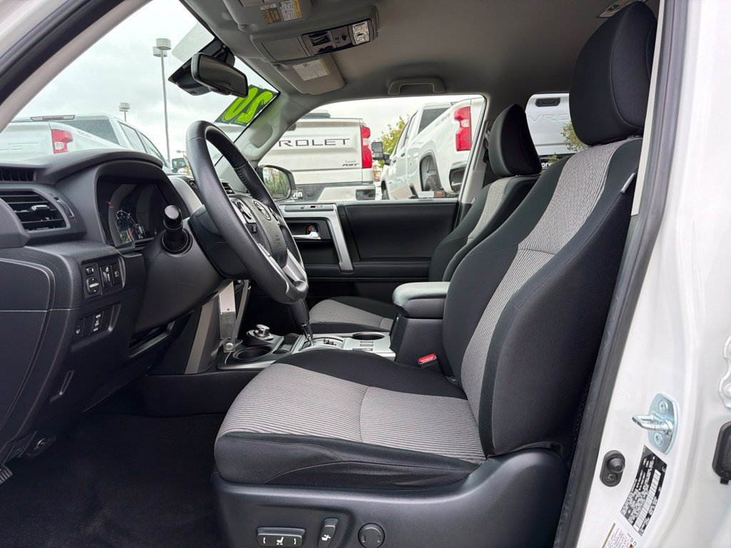 Used 2020 Toyota 4Runner SR5 AWD/4WD image 11