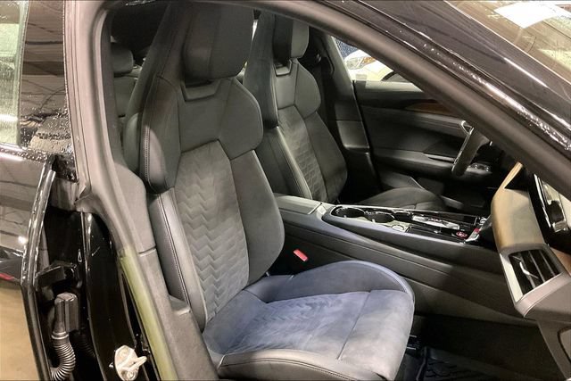 Certified 2023 Audi e-tron GT Premium Plus AWD/4WD image 7