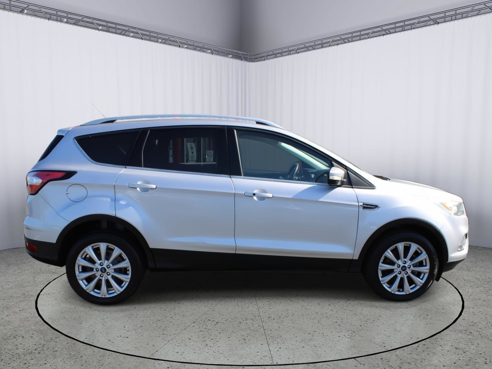Used 2017 Ford Escape Titanium image 9