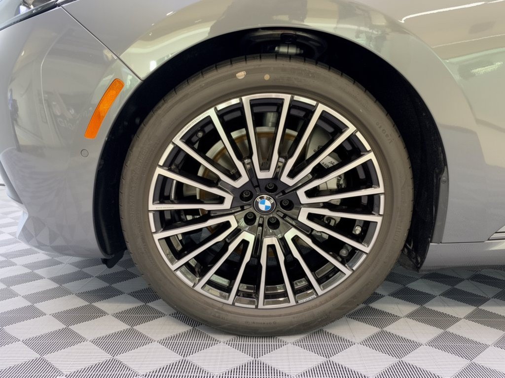 New 2026 BMW i7 xDrive60 w/ Executive Package AWD/4WD image 10