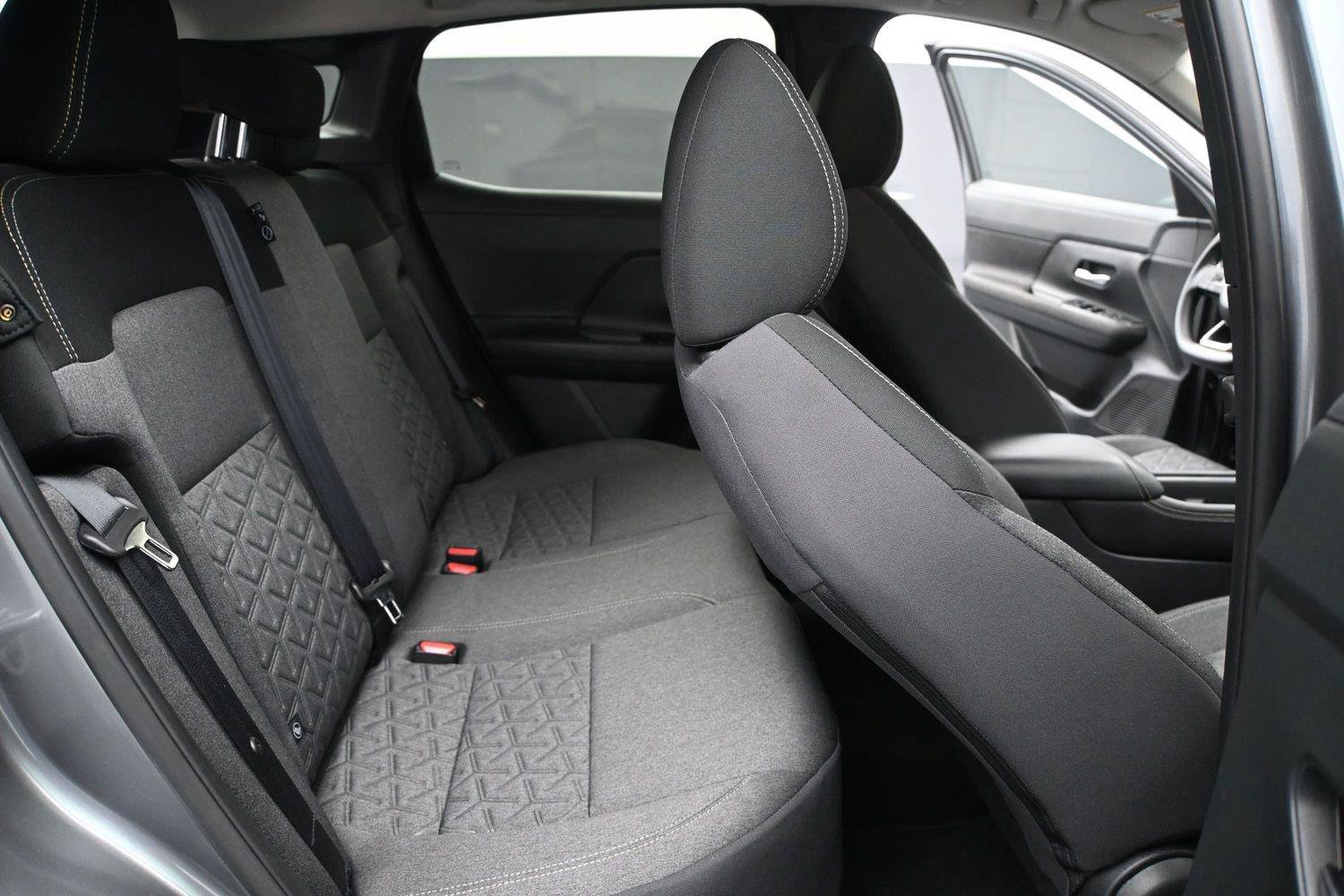 Certified 2025 Nissan Kicks SV AWD/4WD image 16