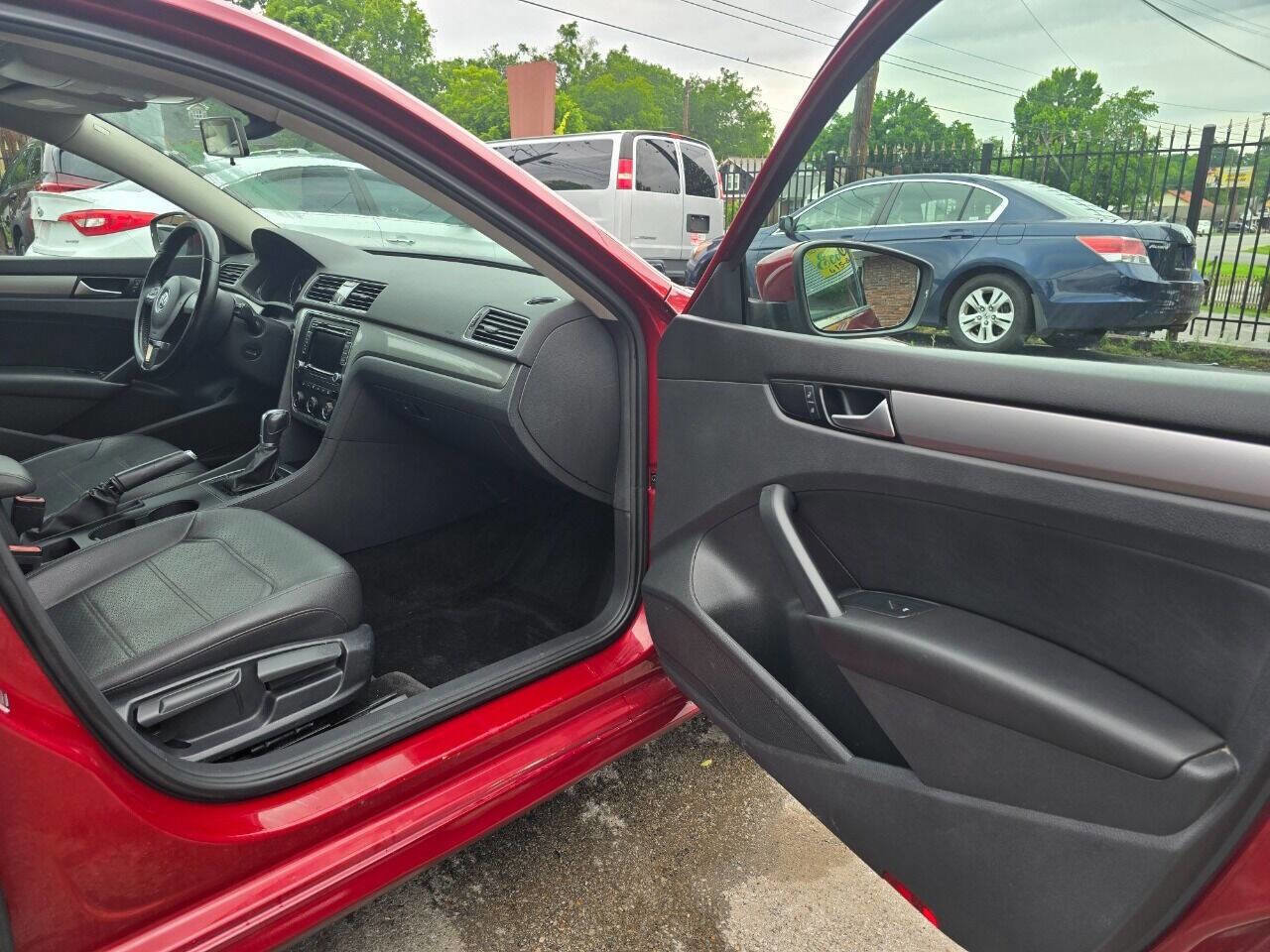 Used 2015 Volkswagen Passat 1.8T Limited Edition image 18