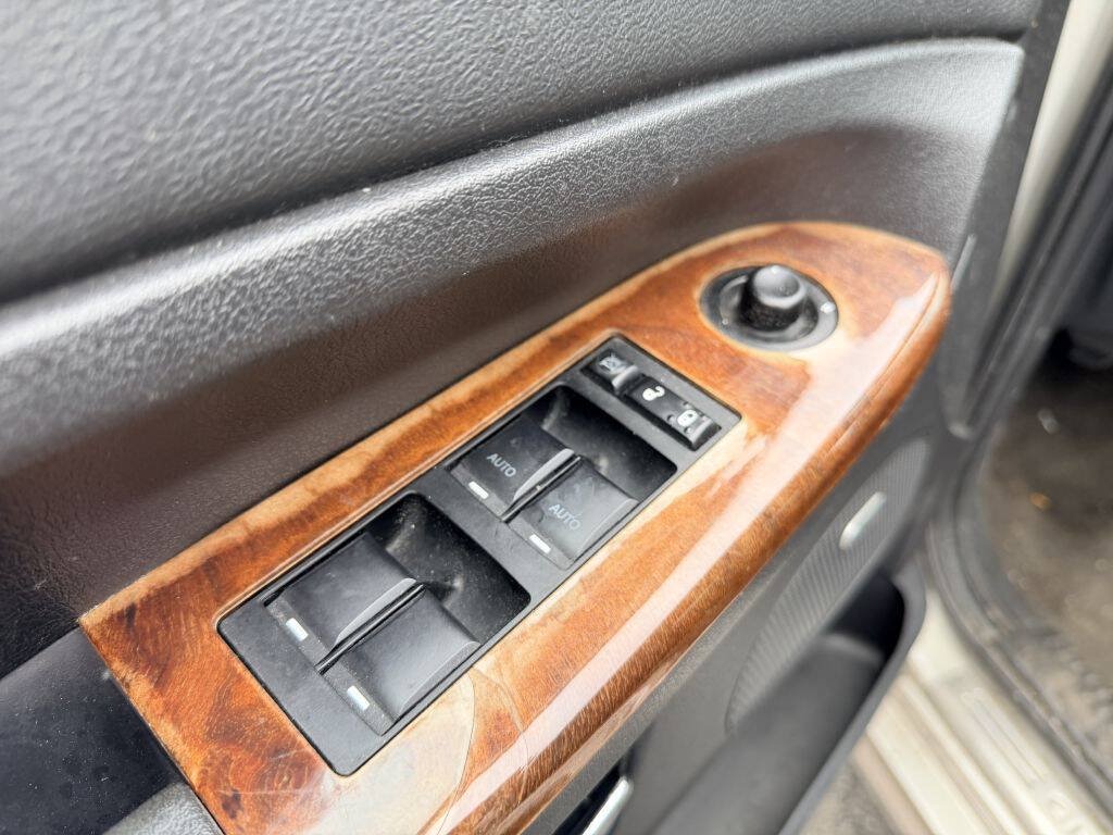 Used 2008 Jeep Grand Cherokee Overland AWD/4WD image 9
