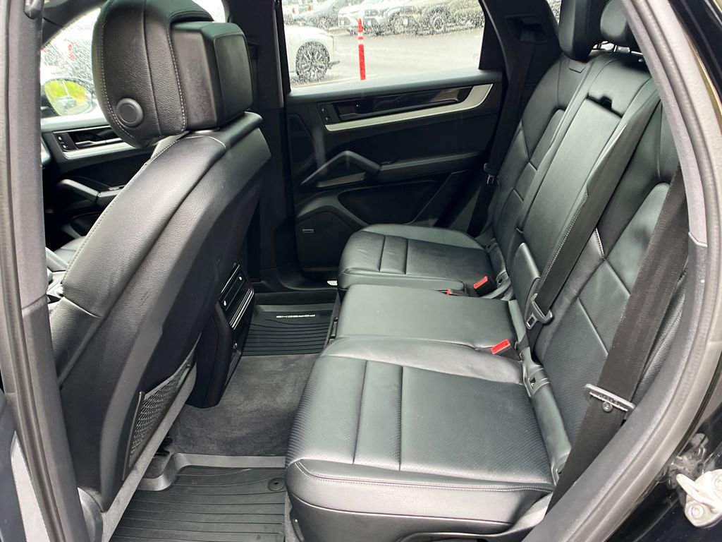 Used 2024 Porsche Cayenne AWD/4WD image 22