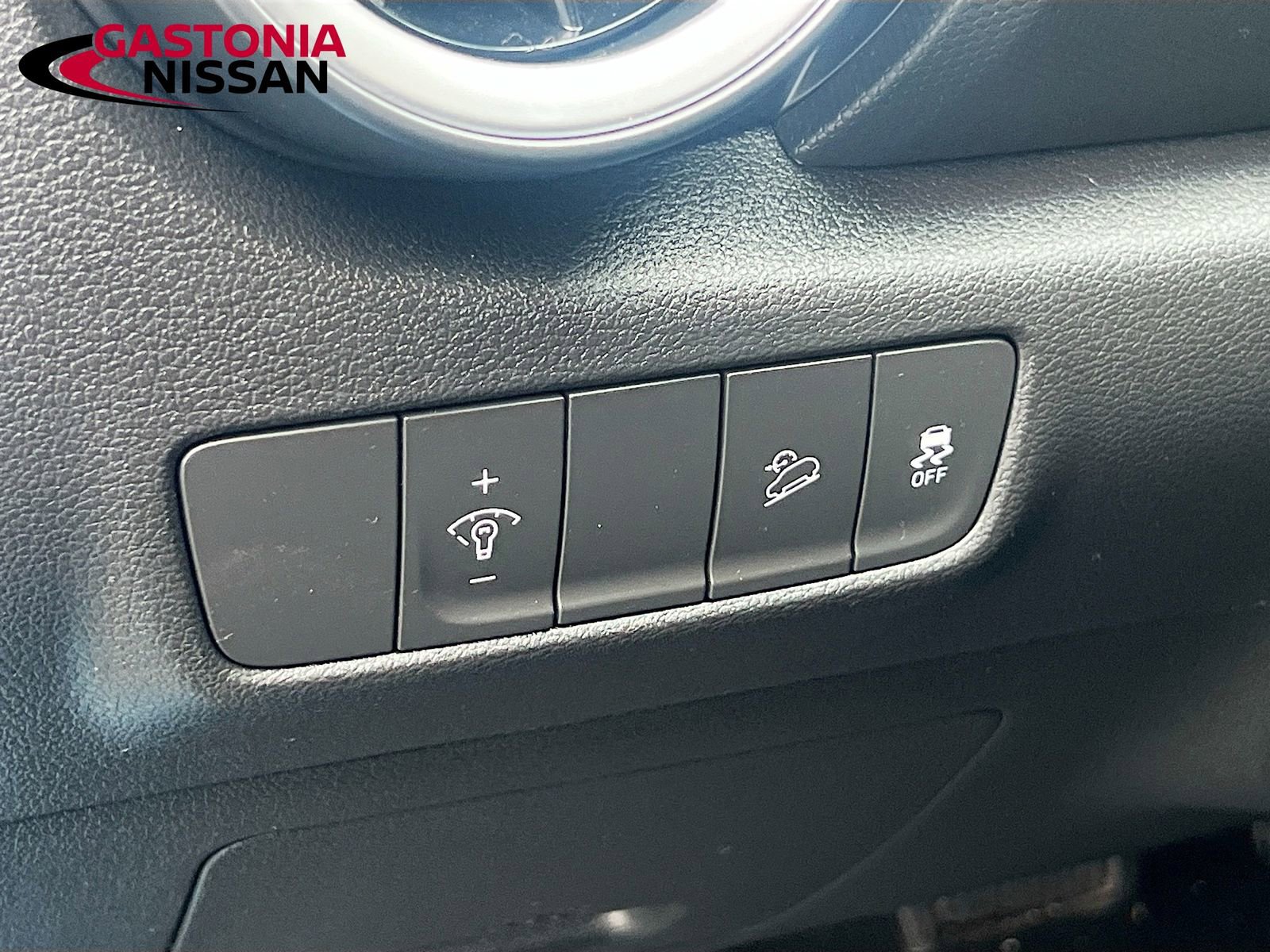 Used 2023 Hyundai Kona SEL image 13