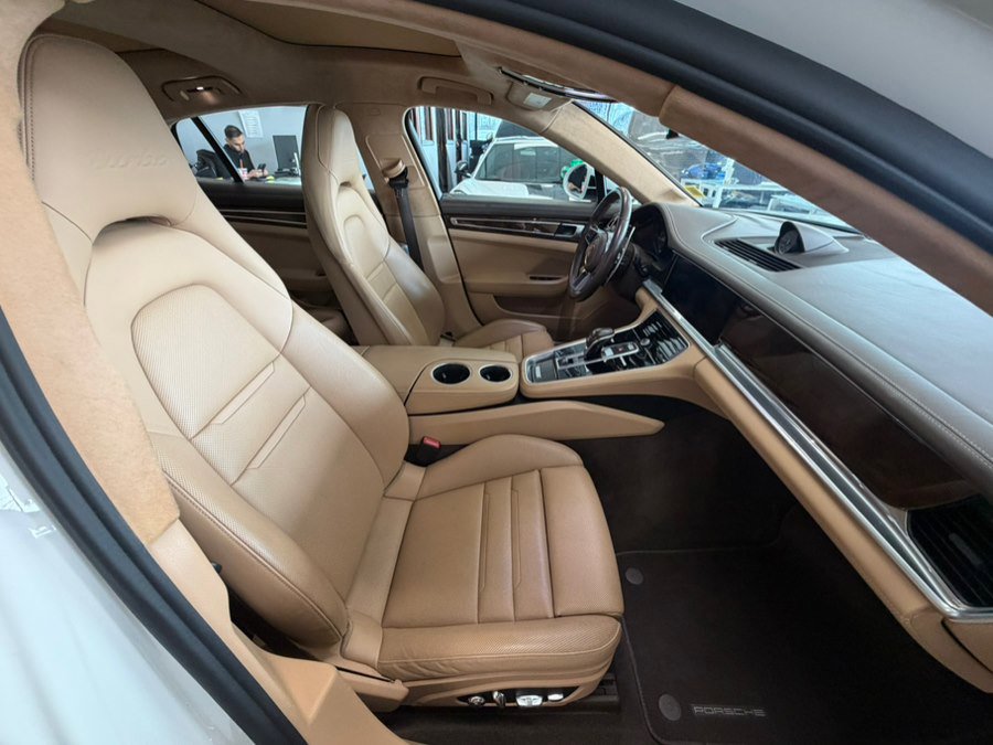 Used 2017 Porsche Panamera Turbo image 39