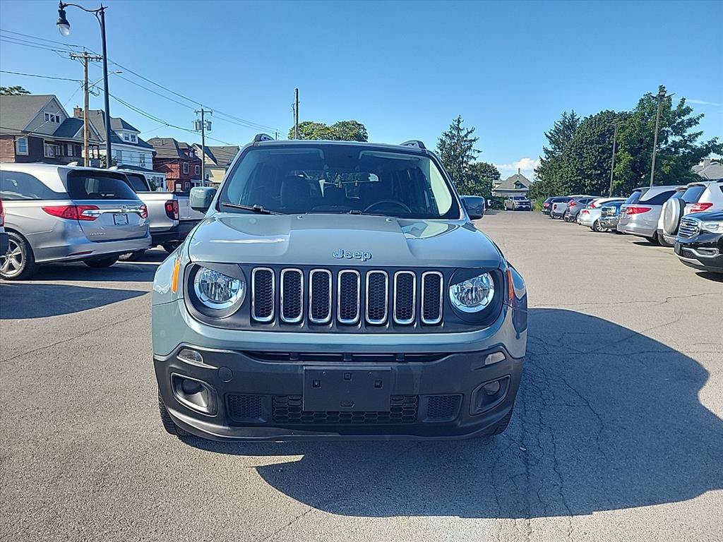 Used 2017 Jeep Renegade Latitude w/ Cold Weather Group AWD/4WD image 8