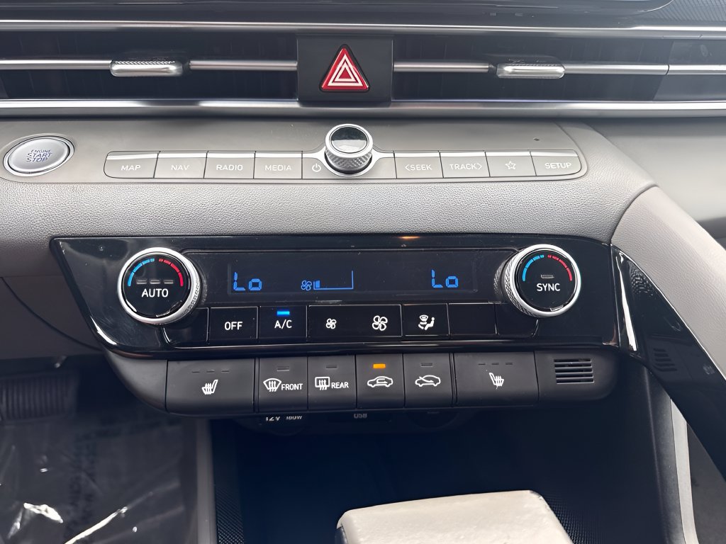 Used 2025 Hyundai Elantra SEL FWD image 18