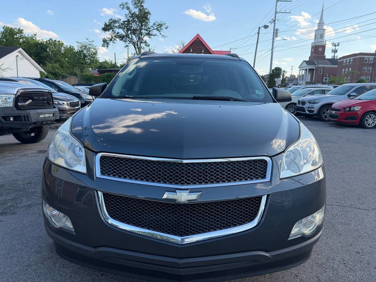 Used 2011 Chevrolet Traverse LS FWD image 3