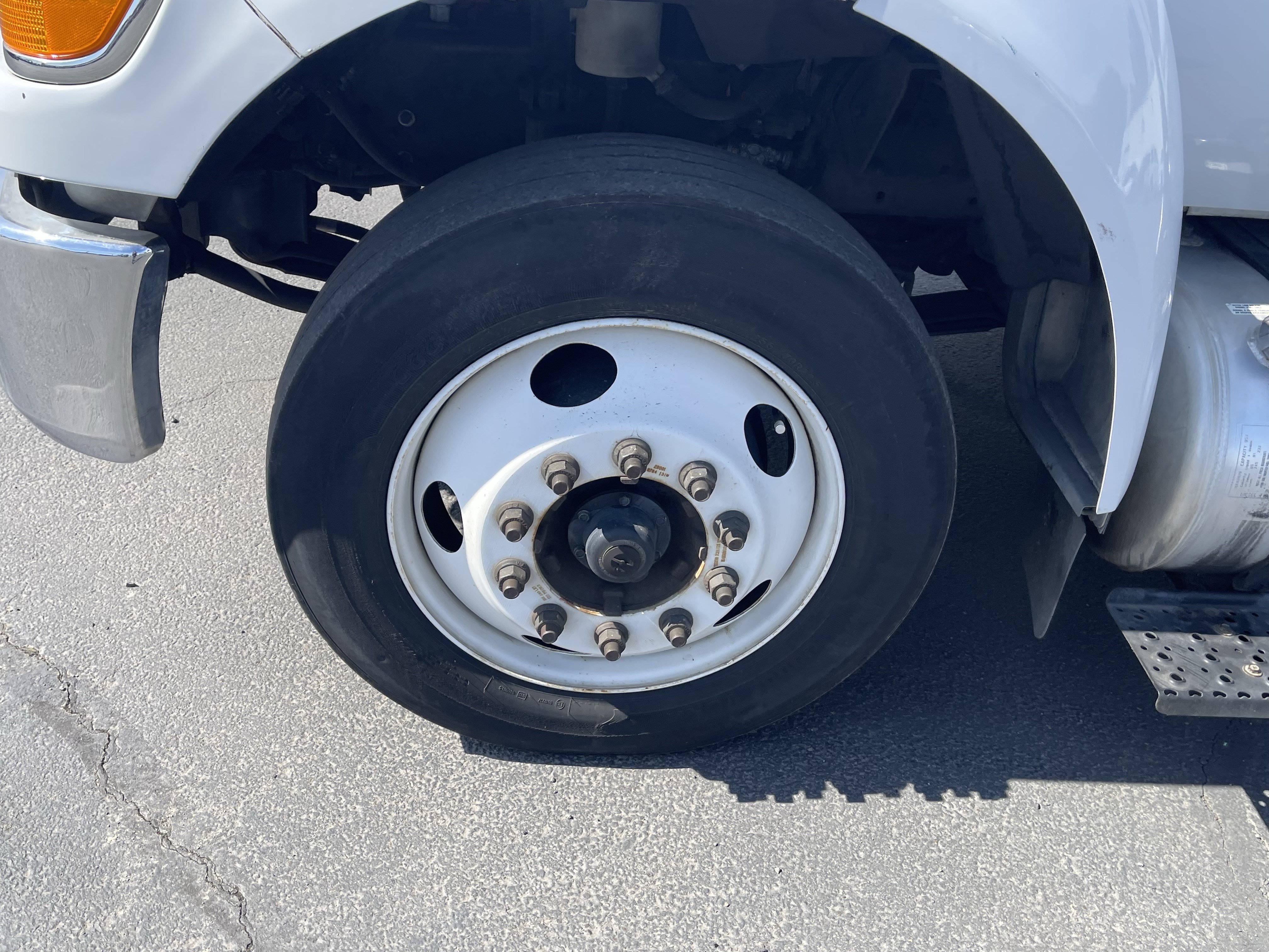 Used 2013 Ford F750 2WD Regular Cab Super Duty image 9