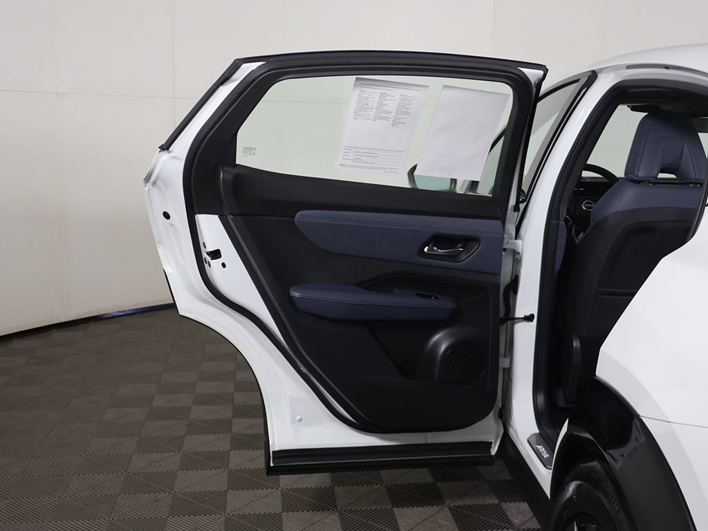 Used 2024 Nissan Ariya AWD image 26