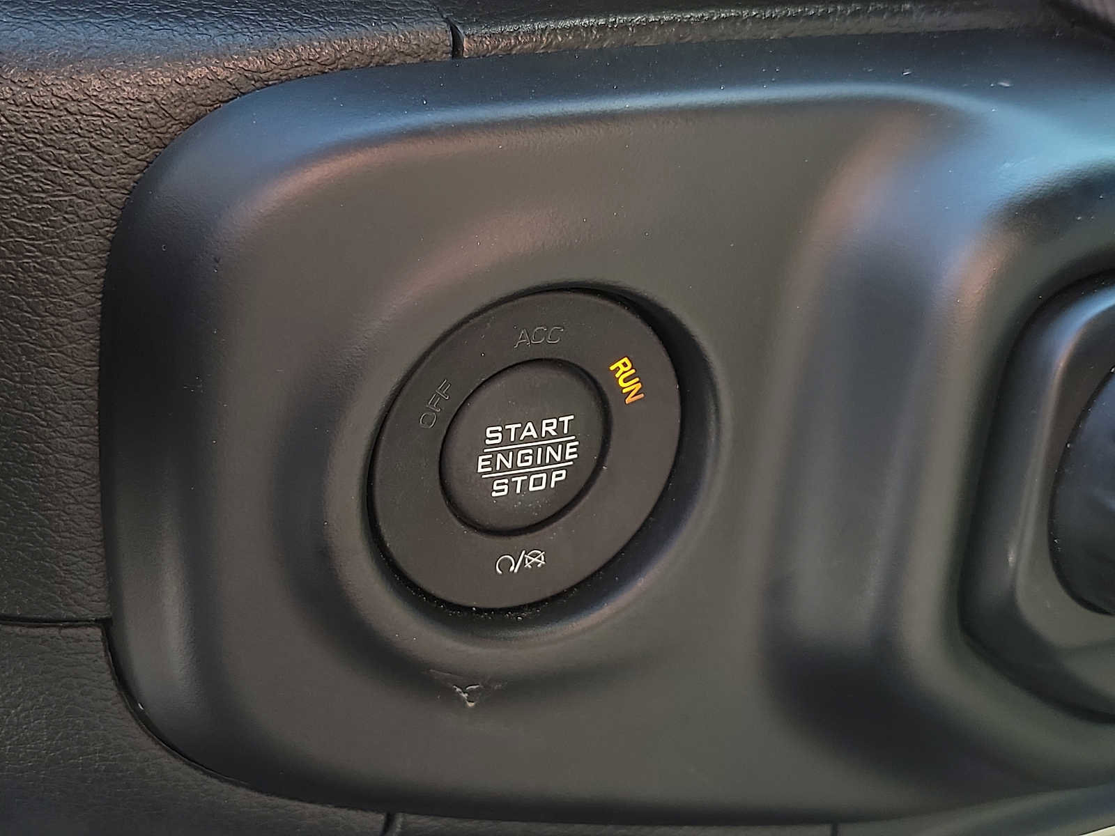 Used 2023 Jeep Wrangler Sahara w/ Cold Weather Group image 23