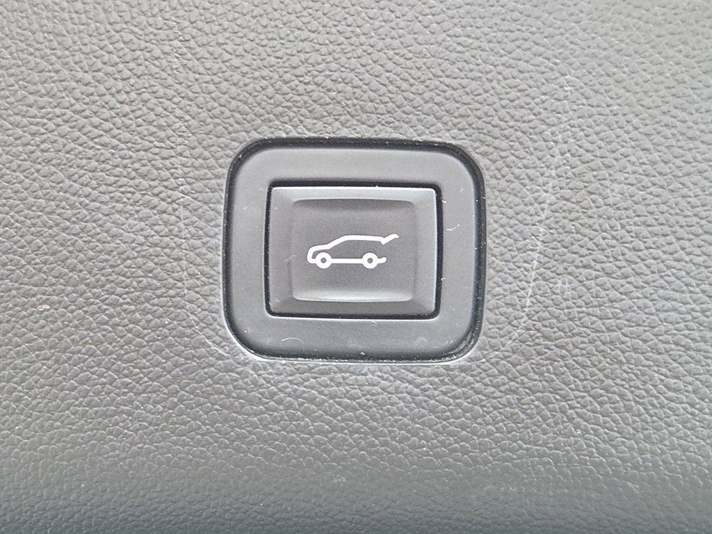 Used 2018 Chevrolet Traverse LT image 29