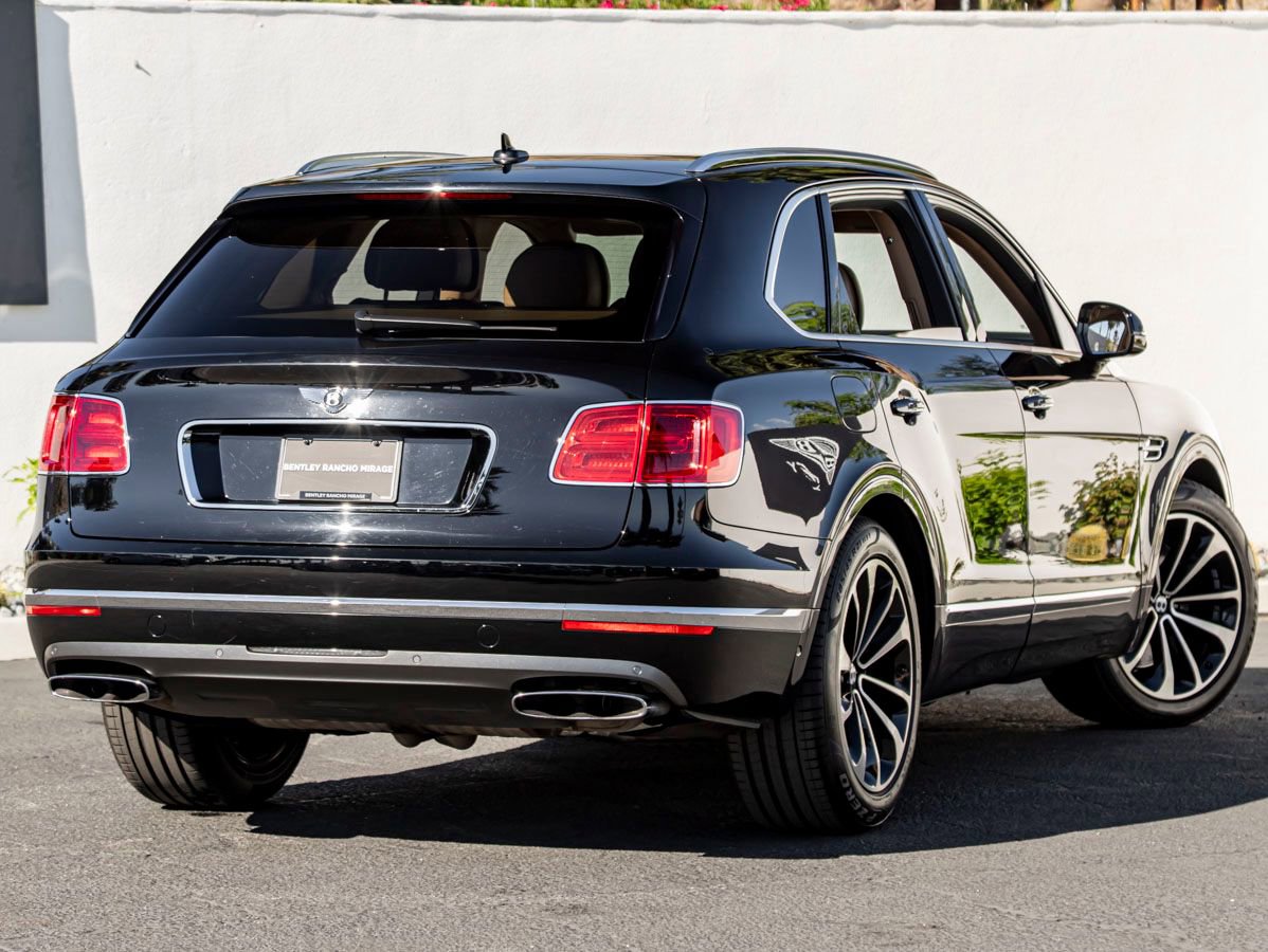 Used 2018 Bentley Bentayga image 11