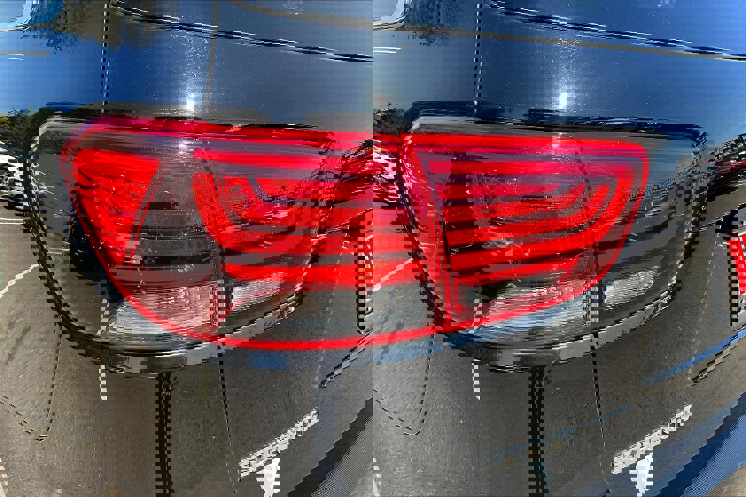 Used 2020 Kia Sorento LX image 23