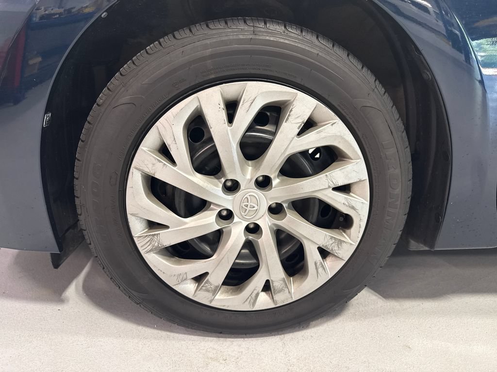 Used 2018 Toyota Corolla LE FWD image 42