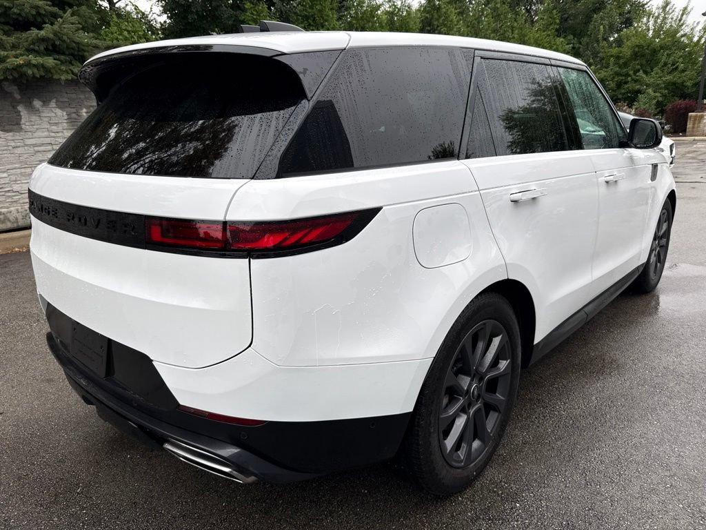 Used 2024 Land Rover Range Rover Sport SE AWD/4WD image 5