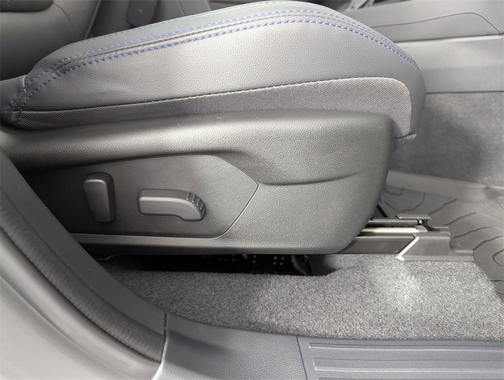 Used 2025 Subaru Forester Limited w/ Popular Package #2 image 40