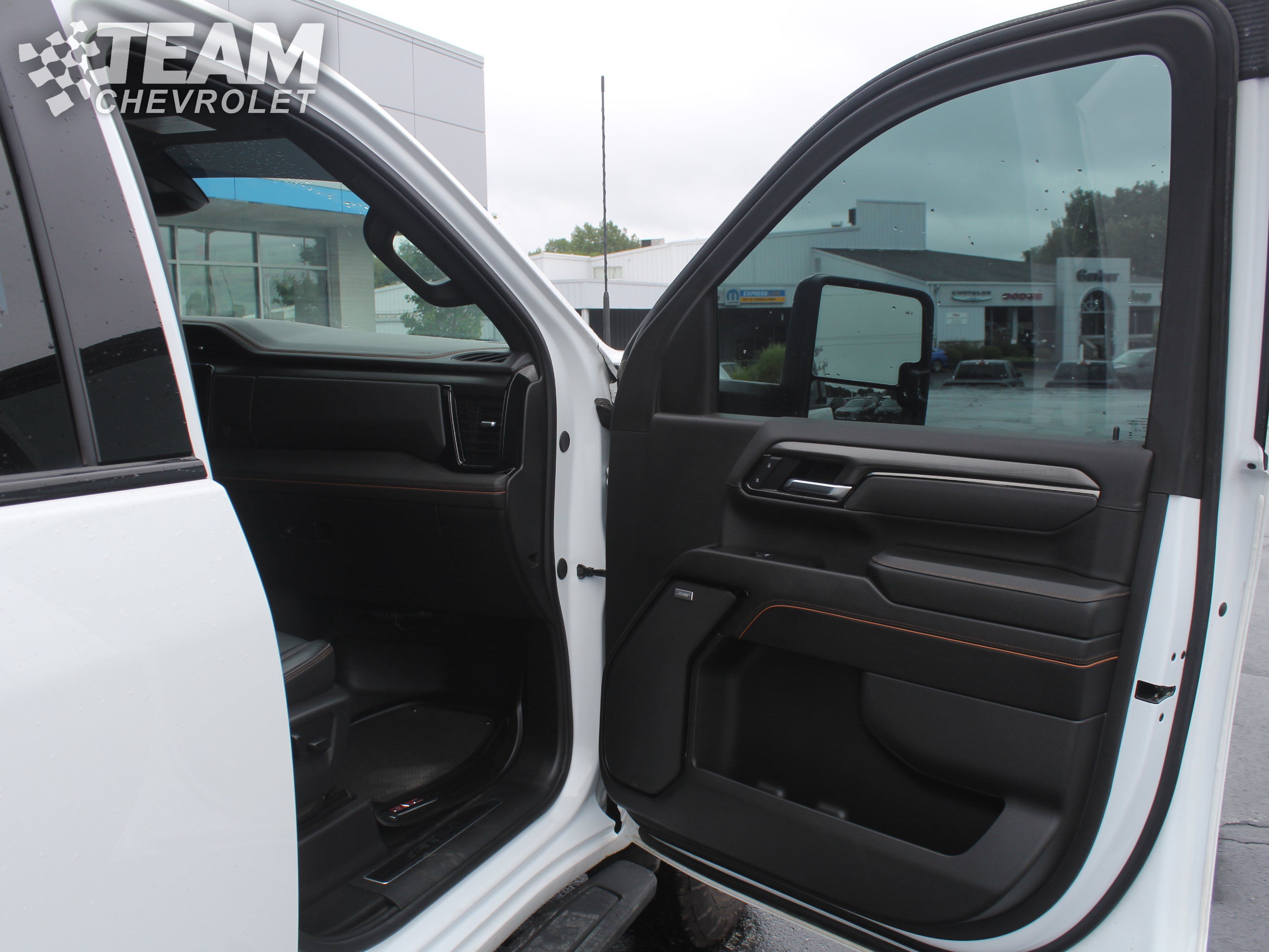 Certified 2025 GMC Sierra 2500 AT4 w/ AT4 Premium Plus Package AWD/4WD image 27