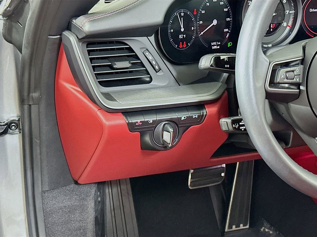 Certified 2024 Porsche 911 Targa 4 AWD/4WD image 11