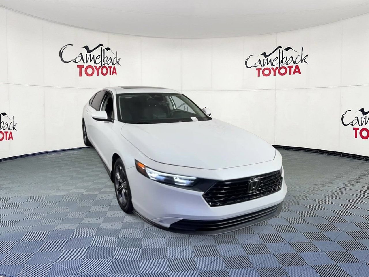 Used 2023 Honda Accord EX image 4