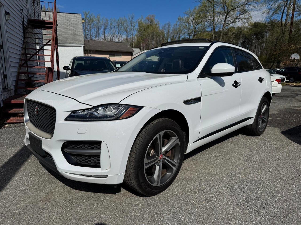Used 2017 Jaguar F-PACE R-Sport image 4