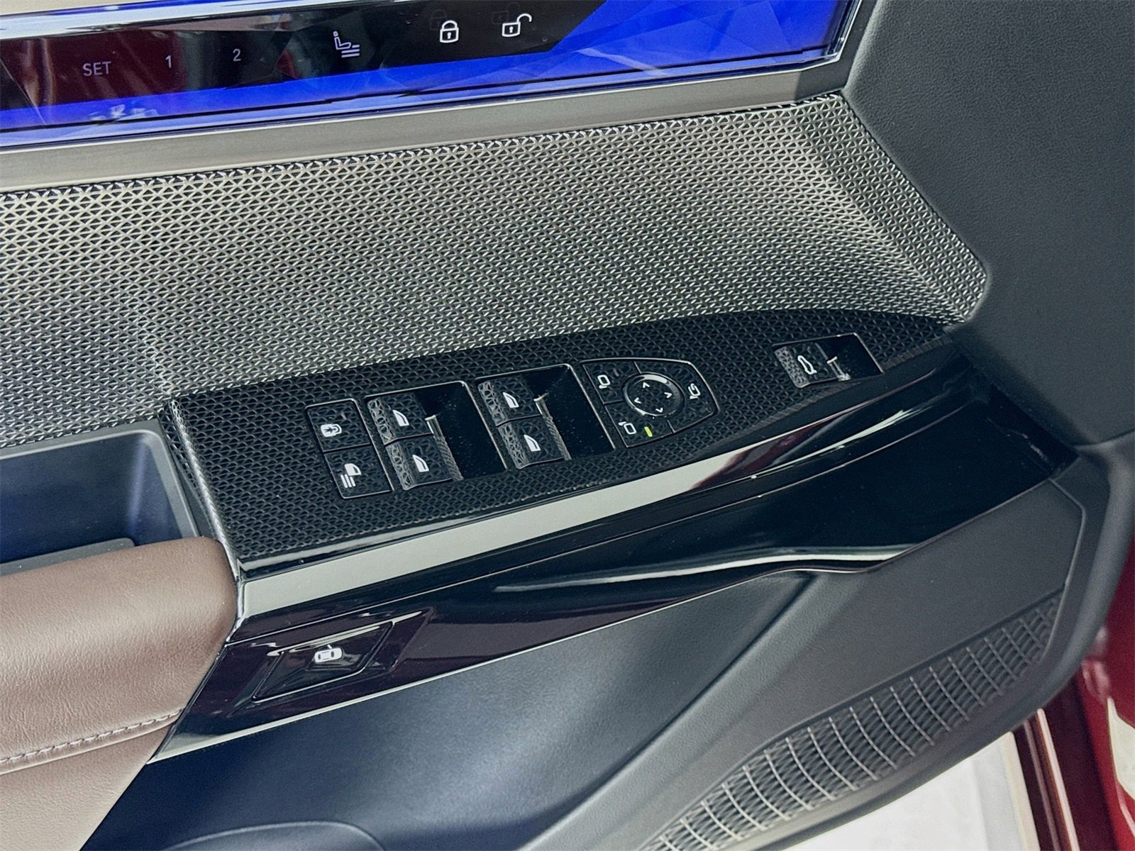 Used 2025 BMW 760i xDrive w/ Executive Package image 16