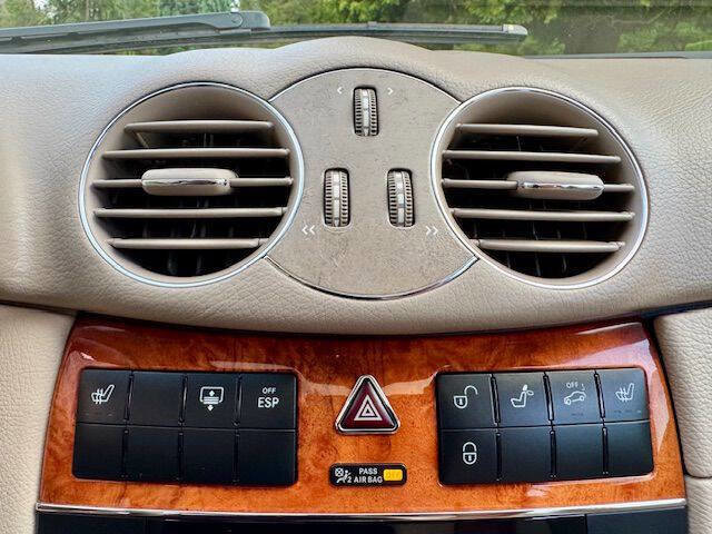 Used 2005 Mercedes-Benz CLK 320 Coupe image 13