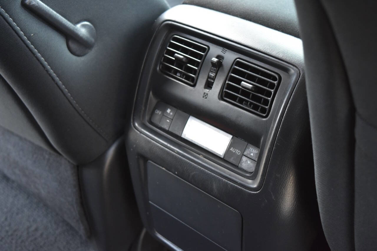 Used 2017 Nissan Pathfinder S image 40