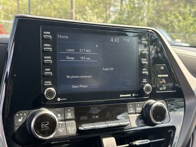 Used 2021 Toyota Highlander XLE image 16