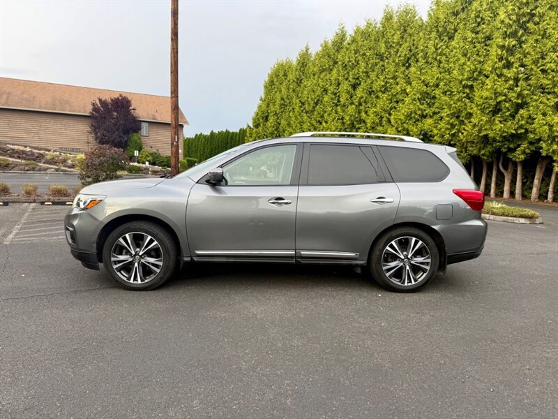 Used 2018 Nissan Pathfinder Platinum AWD/4WD image 3