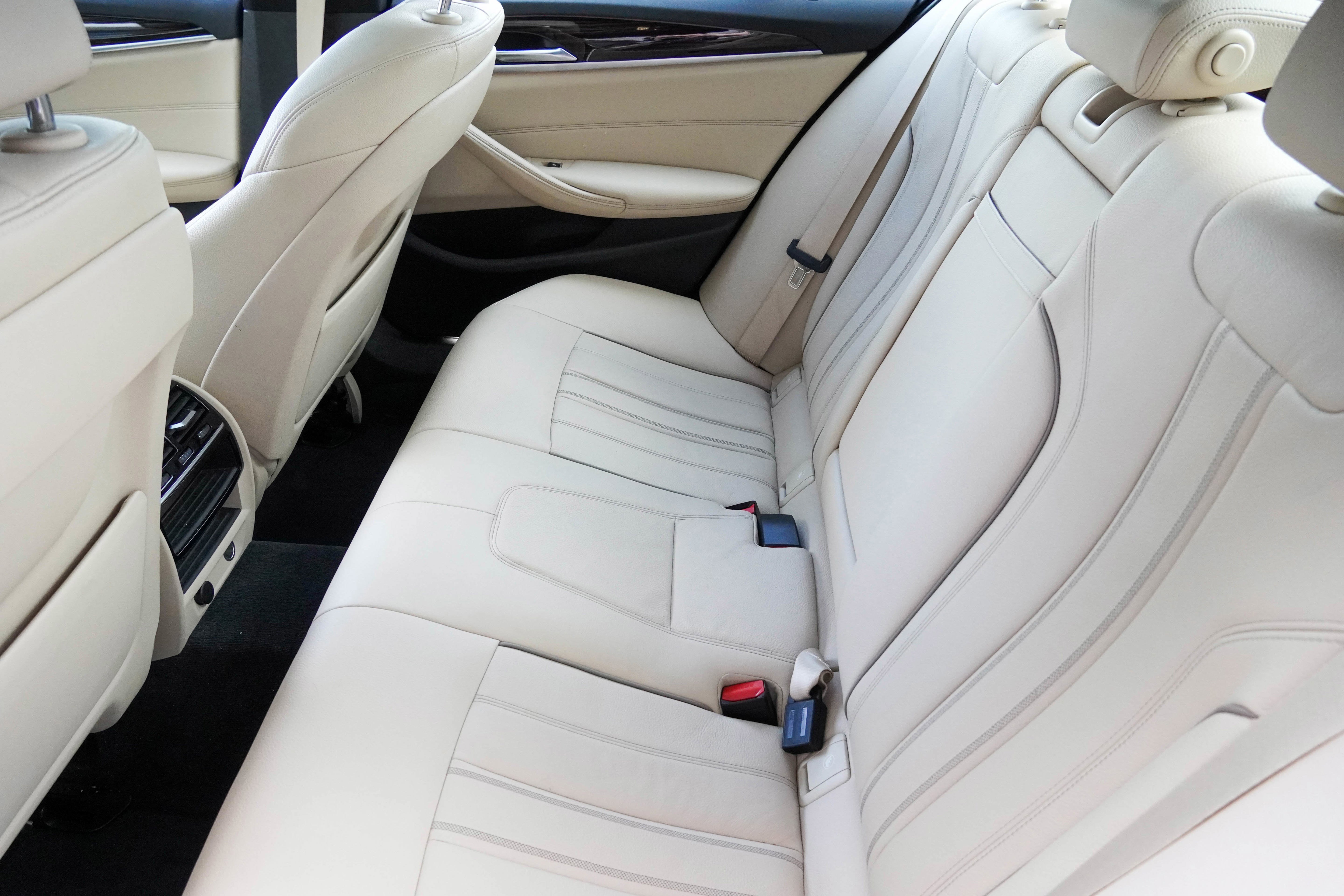Used 2019 BMW 540i w/ Convenience Package image 35