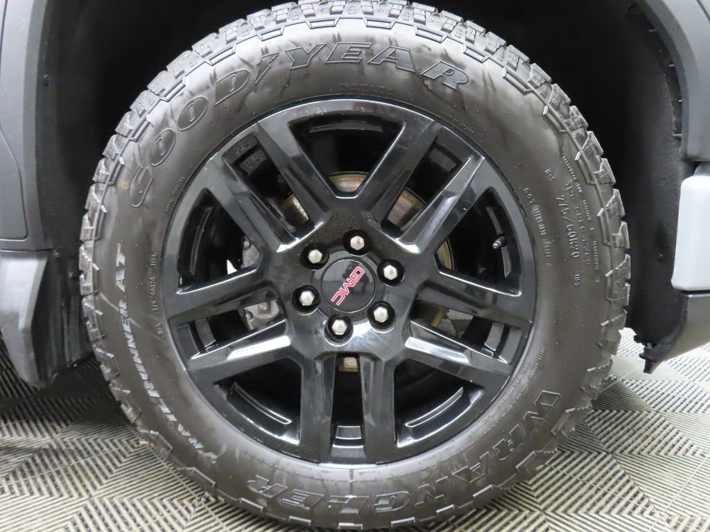 Used 2024 GMC Sierra 1500 Pro w/ Graphite Edition AWD/4WD image 9