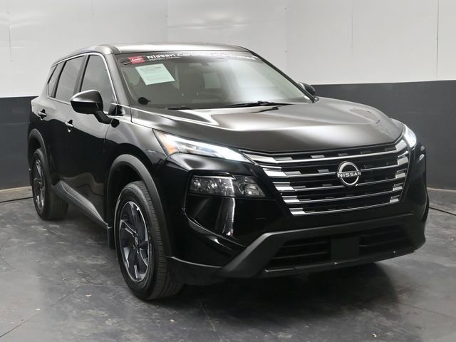 Certified 2025 Nissan Rogue SV FWD image 2