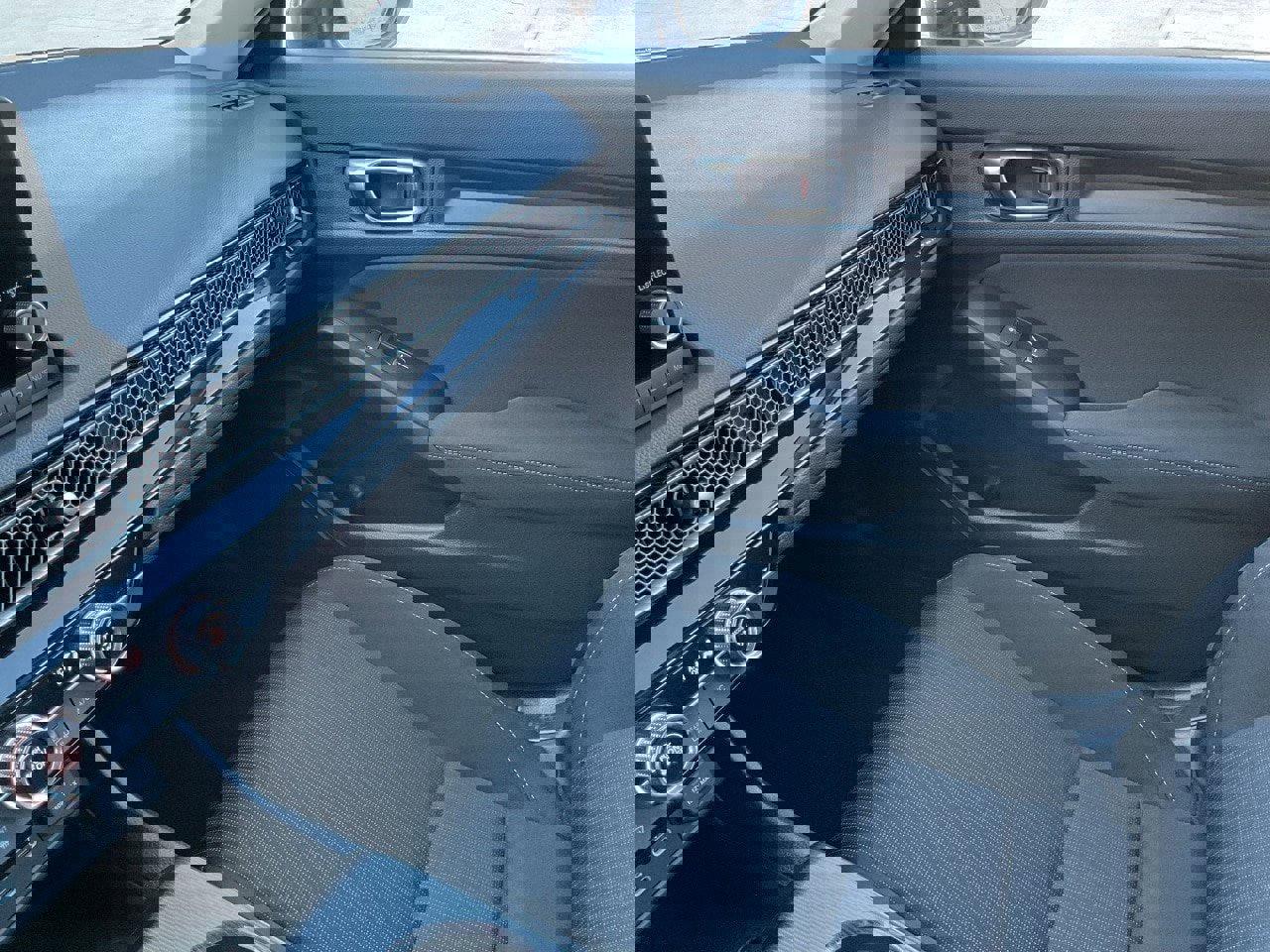 Used 2025 Honda Civic LX image 34