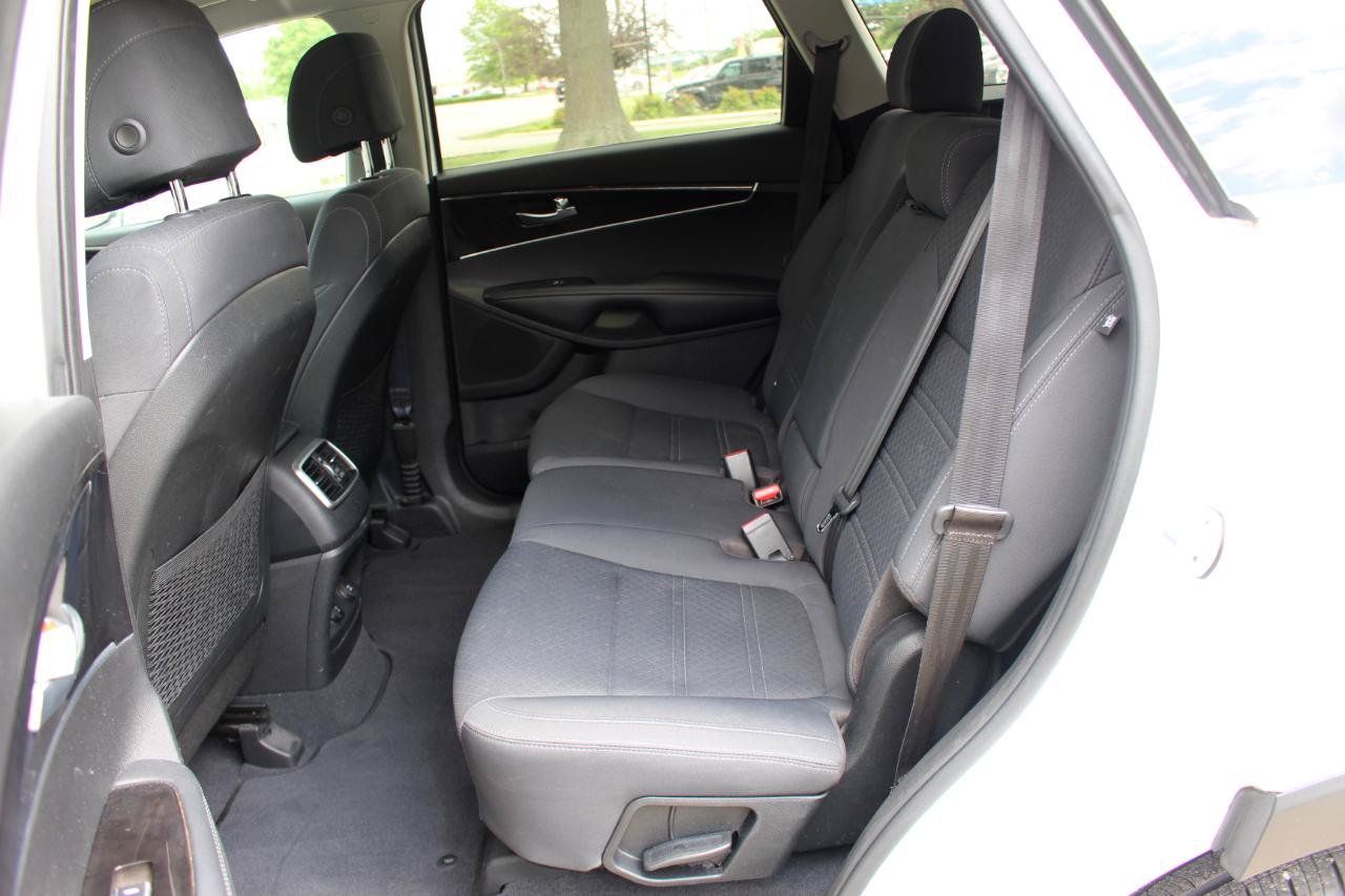 Used 2017 Kia Sorento FWD image 28