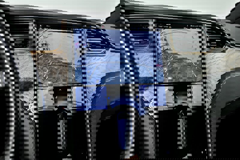 Used 2020 Tesla Model X image 30