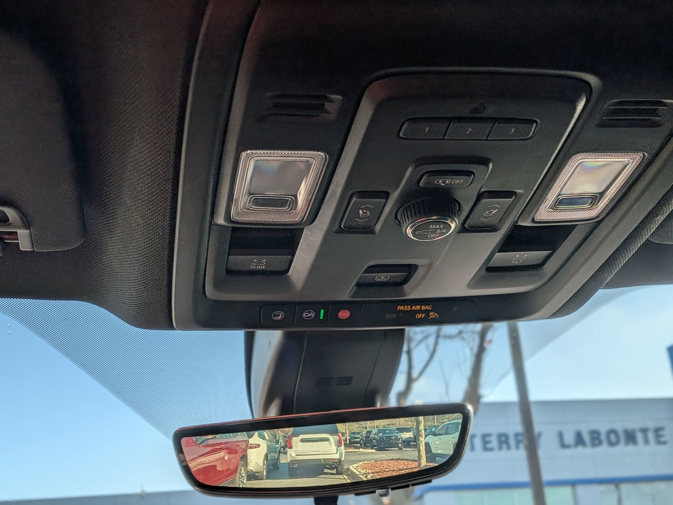 Used 2021 Chevrolet Tahoe High Country w/ Premium Package image 32