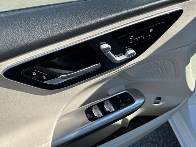 Used 2025 Mercedes-Benz C 300 4MATIC Sedan image 21