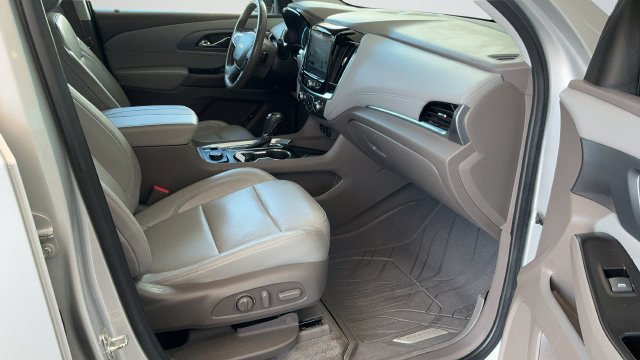 Used 2020 Chevrolet Traverse Premier FWD image 24