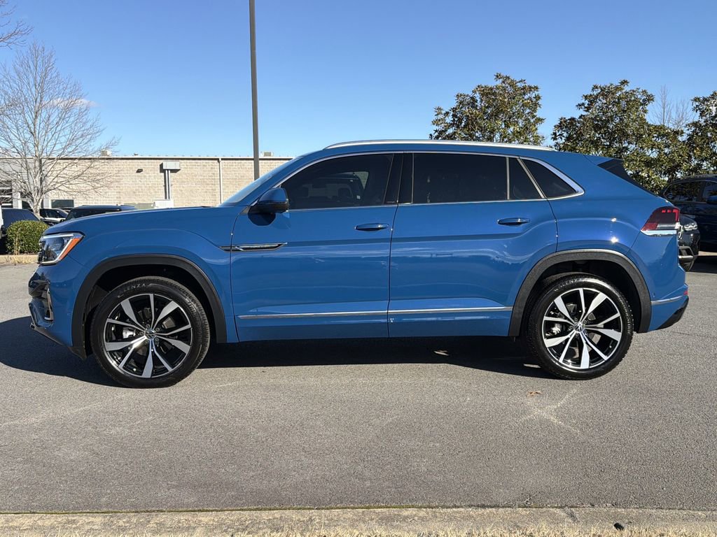 Used 2025 Volkswagen Atlas Cross Sport SEL Premium R-Line image 2
