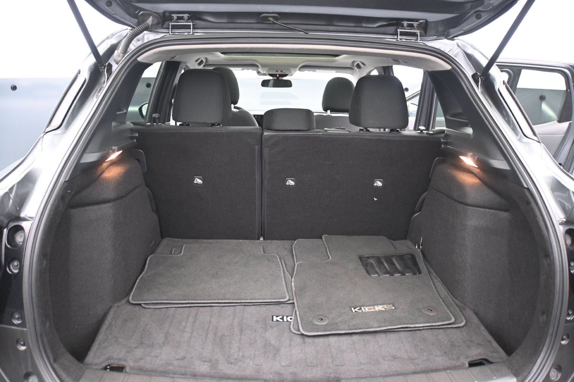 Used 2025 Nissan Kicks SV w/ SV Premium Package AWD/4WD image 15