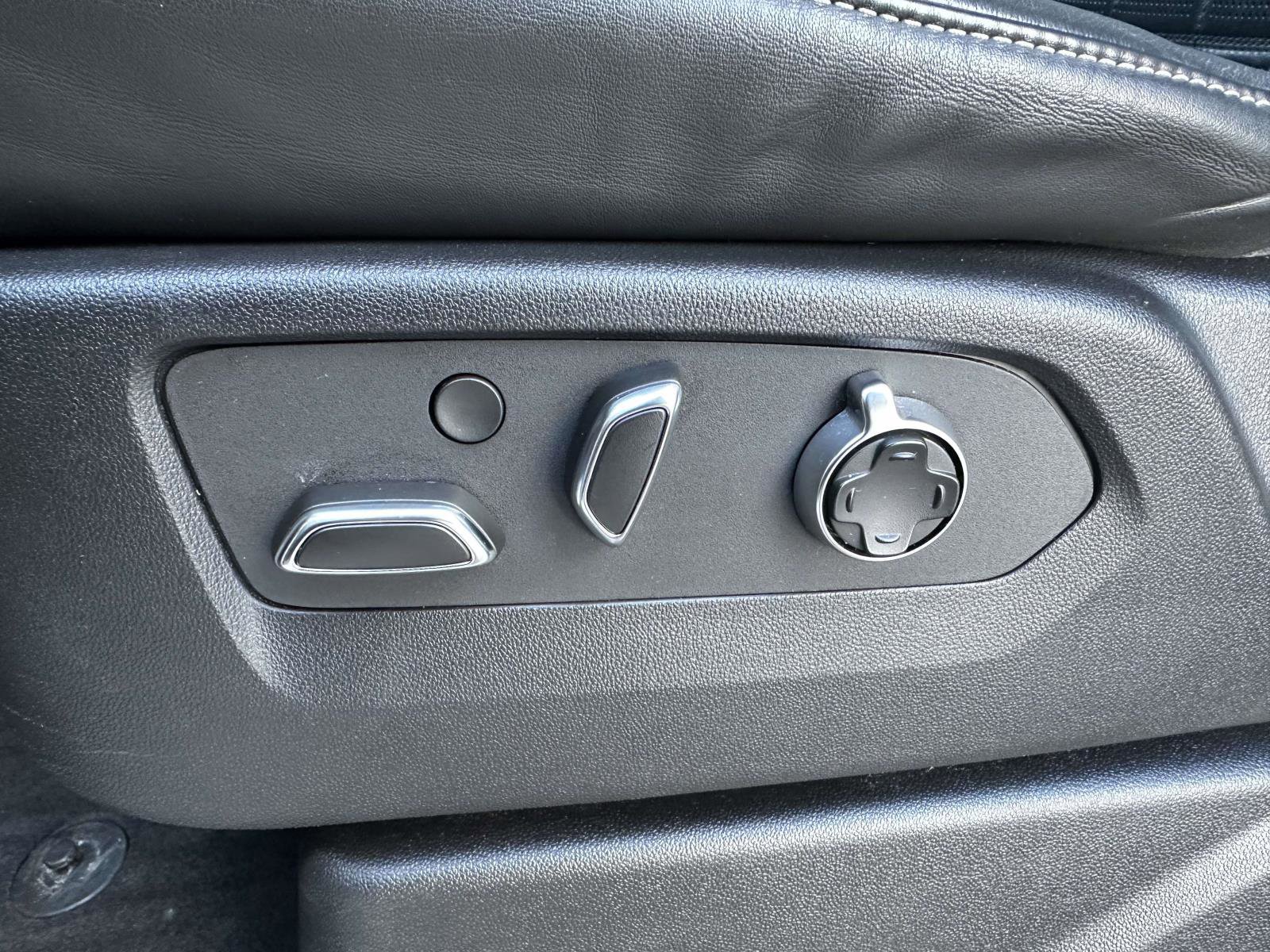 Used 2022 Cadillac Escalade Sport Platinum image 19