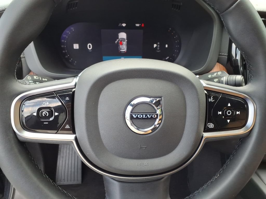 Used 2024 Volvo XC60 B5 Ultimate w/ Protection Package Premier AWD/4WD image 30