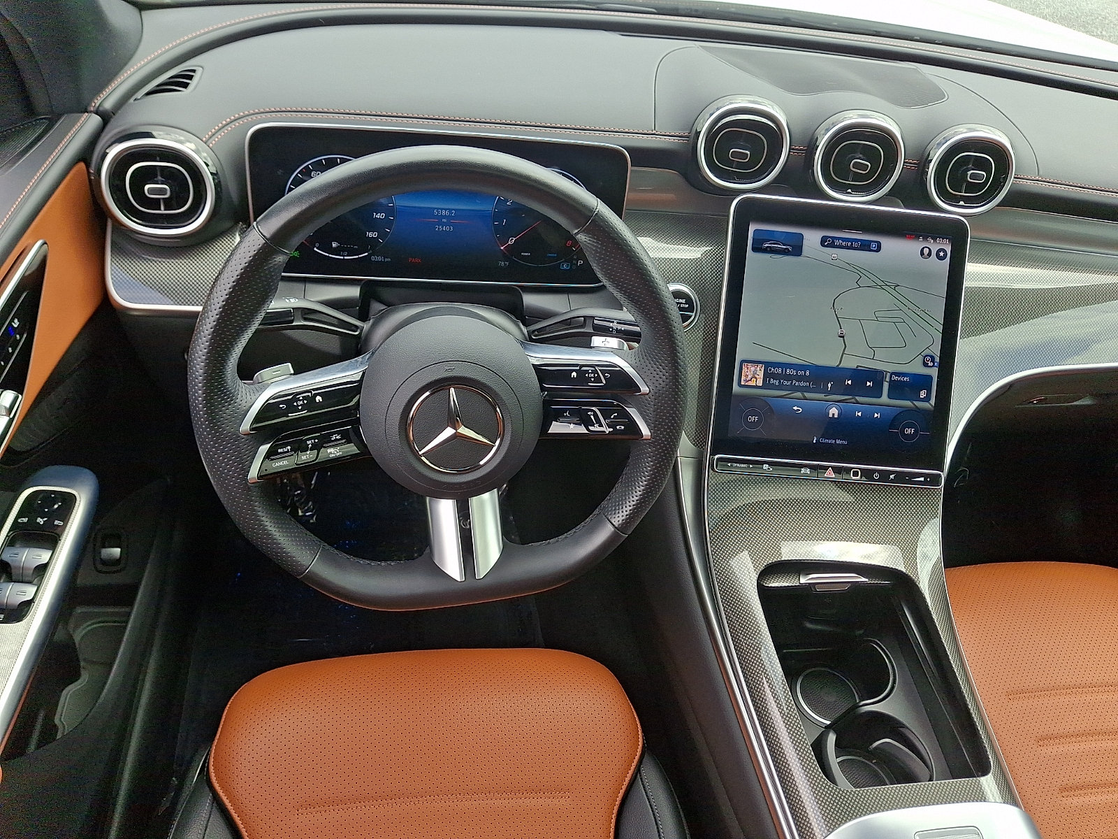 Used 2024 Mercedes-Benz GLC 300 4MATIC image 11