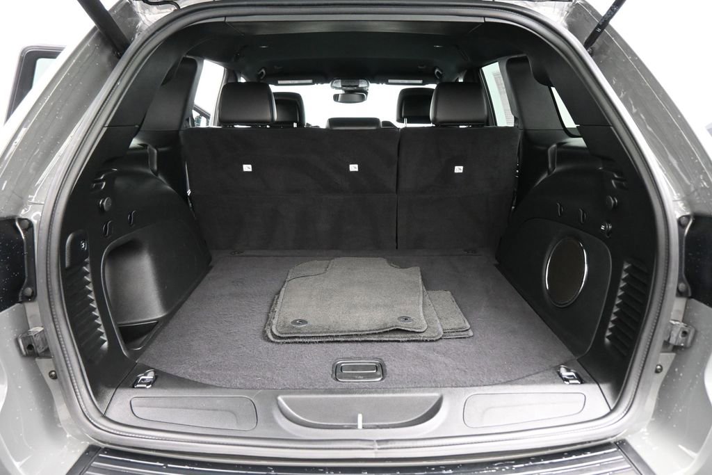 Used 2022 Jeep Grand Cherokee Laredo X RWD image 18