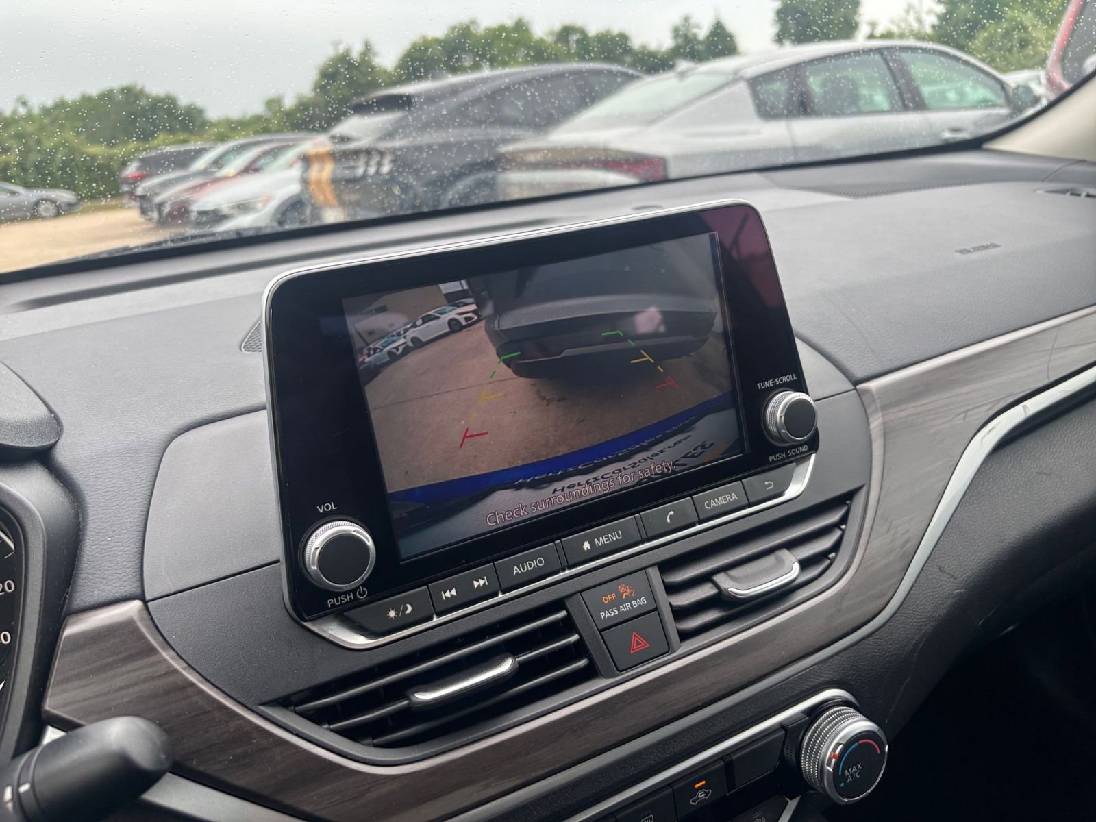 Used 2025 Nissan Altima 2.5 SV FWD image 23