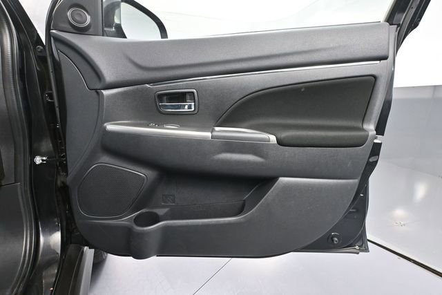 Used 2020 Mitsubishi Outlander Sport SE AWD/4WD image 38